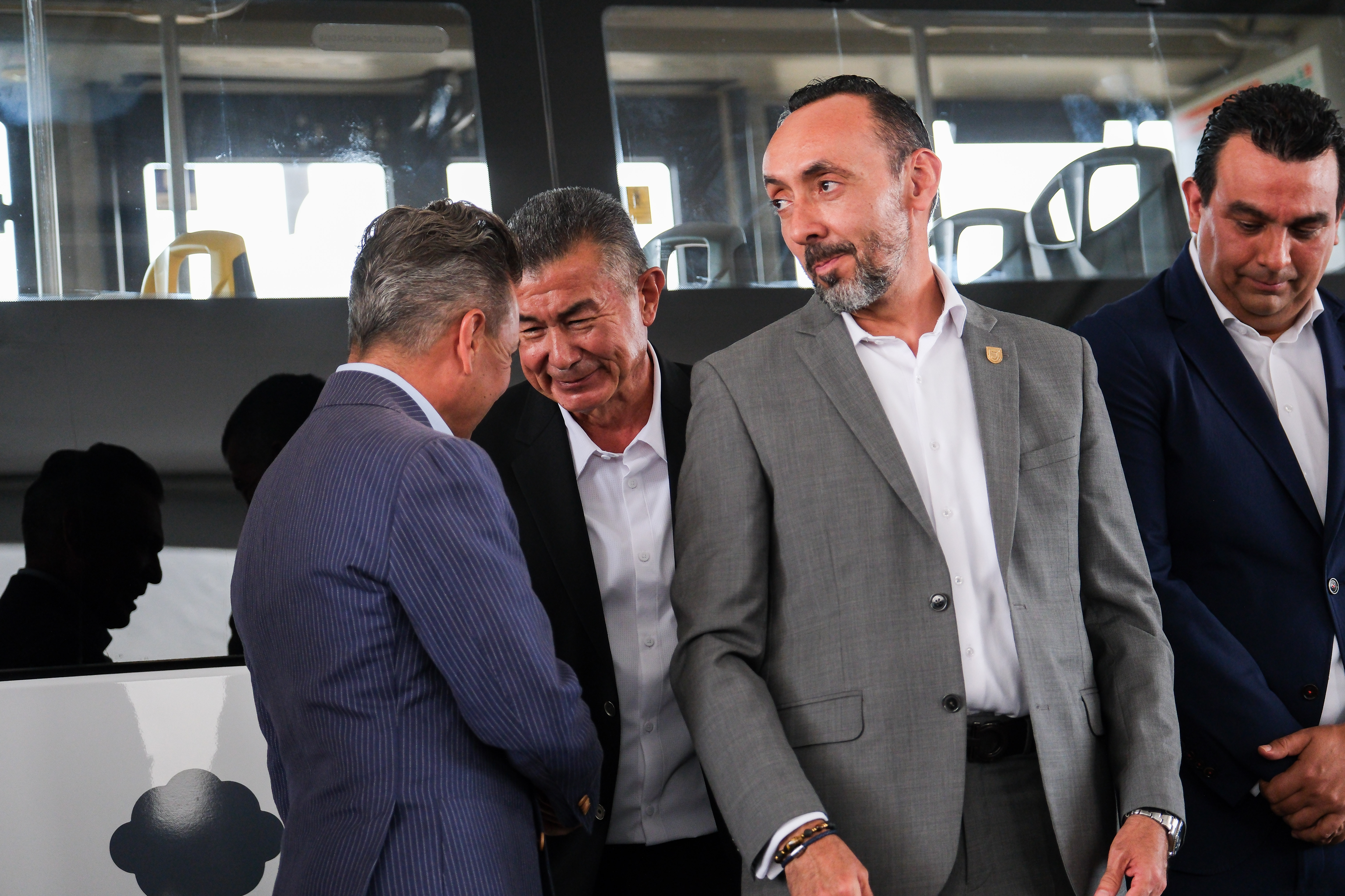 04-jun-2026--el-gobernador-del-estado-pablo-lemus-encabeza-el-arranque-de-operaciones-de-la-lnea-5-mi-macro-aeropuerto_55313719732_o