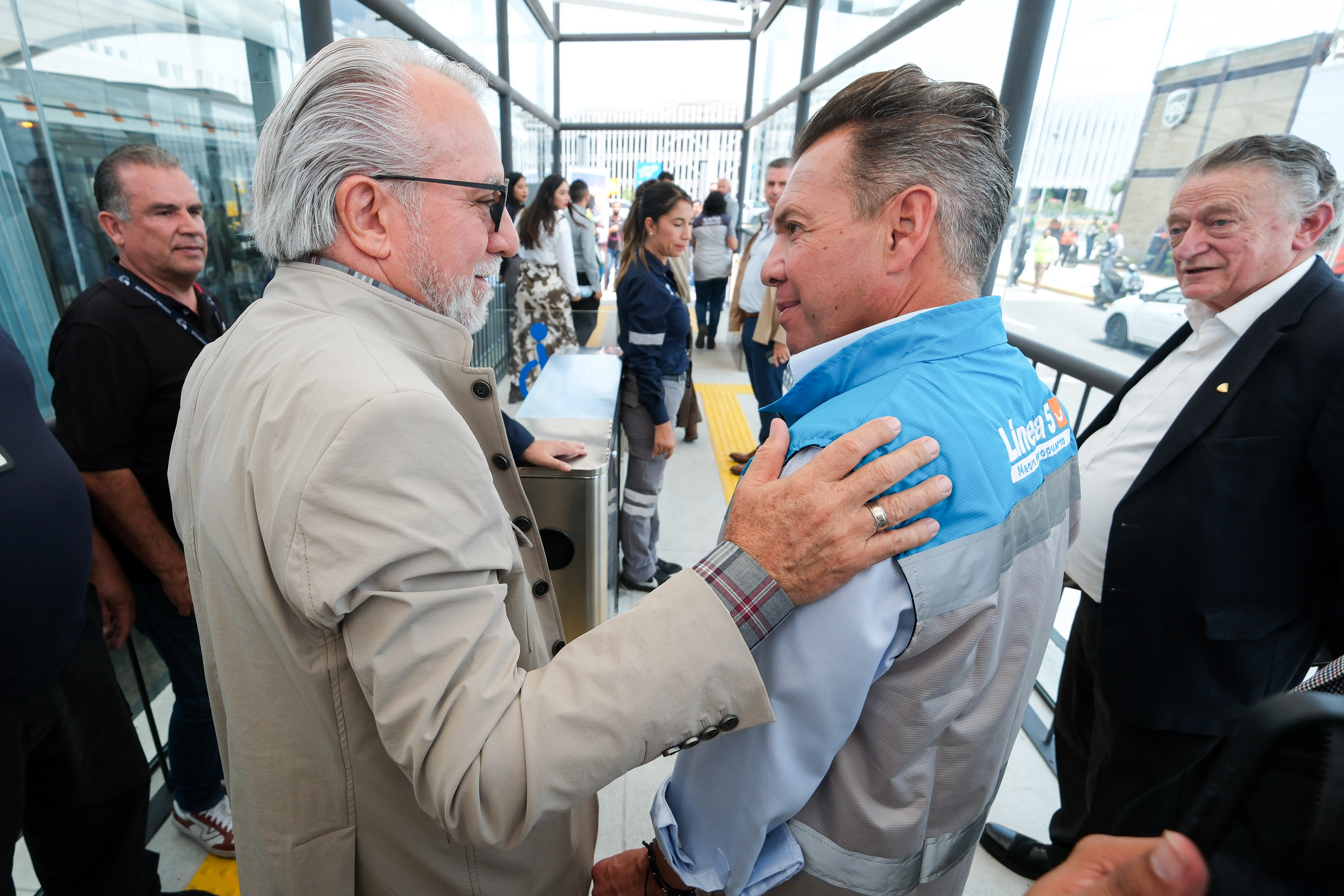 04-jun-2026--el-gobernador-del-estado-pablo-lemus-encabeza-el-arranque-de-operaciones-de-la-lnea-5-mi-macro-aeropuerto_55314810715_o