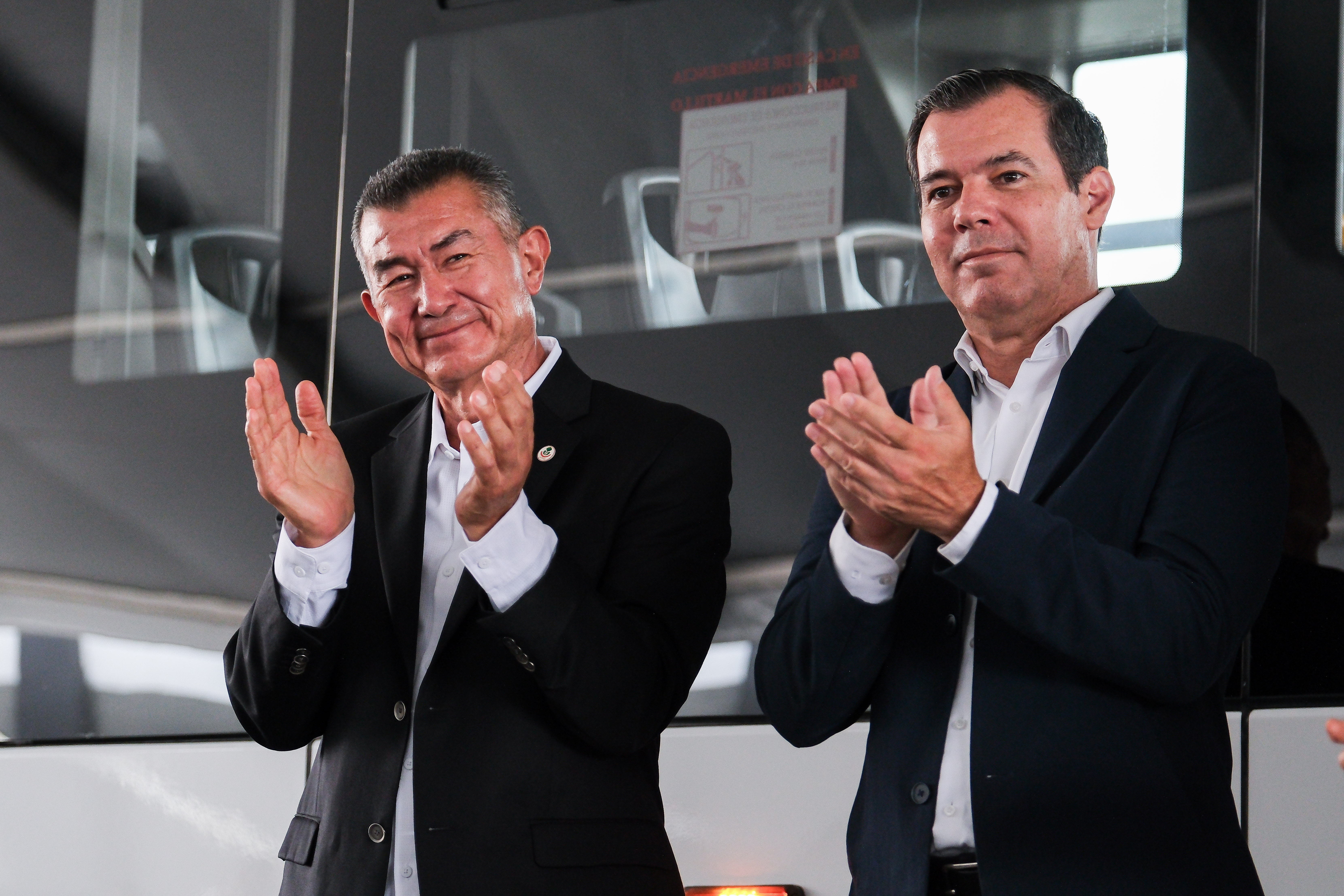 04-jun-2026--el-gobernador-del-estado-pablo-lemus-encabeza-el-arranque-de-operaciones-de-la-lnea-5-mi-macro-aeropuerto_55314854119_o