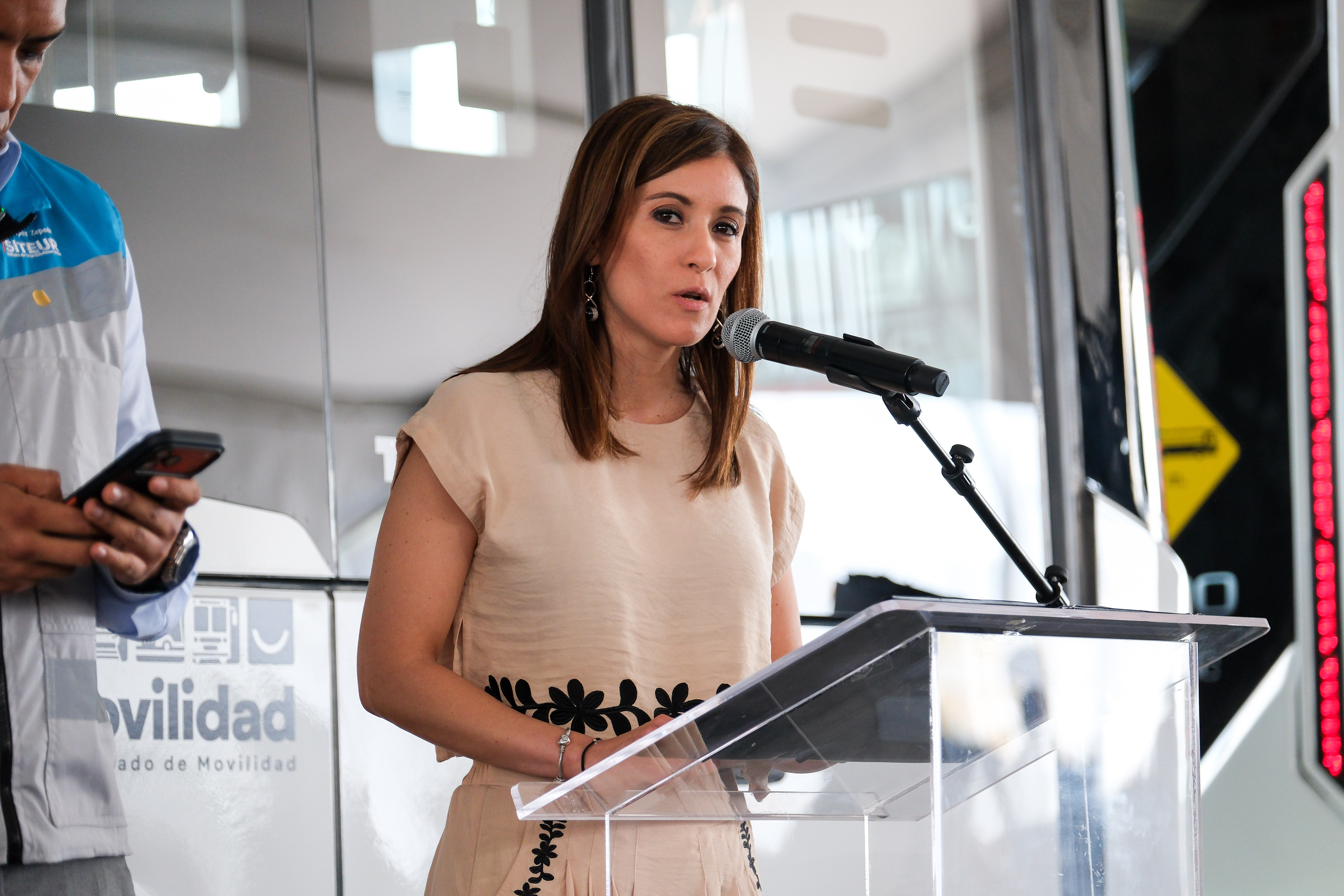 04-jun-2026--el-gobernador-del-estado-pablo-lemus-encabeza-el-arranque-de-operaciones-de-la-lnea-5-mi-macro-aeropuerto_55314854124_o
